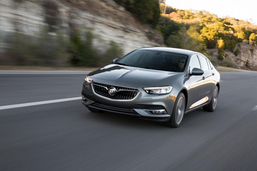  Buick Regal Sportback 2017 года  (NA) (фото 41 из 42)